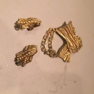 Demi-parure: Kate Hines goldtone pin and earrings
